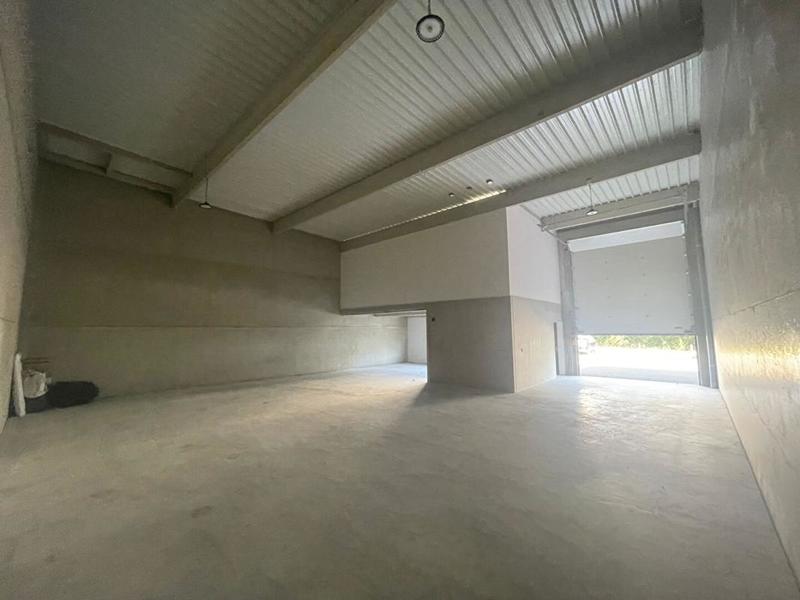 Local d'activité / Entrepôt - 448 m²