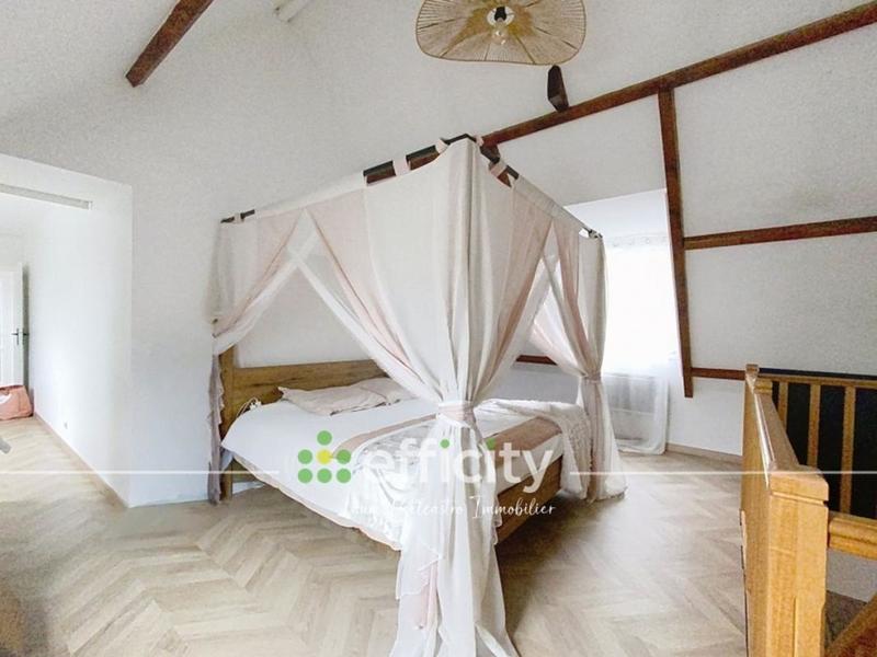 Pavillon - 184 m² - 8 pièces