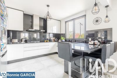 Maison - 185 m² - 6 pièces