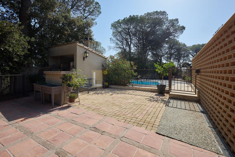 Villa - 320 m² - 8 pièces