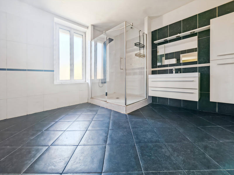 Maison - 195 m² - 6 pièces