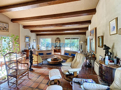 Propriété - 200 m² - 7 pièces