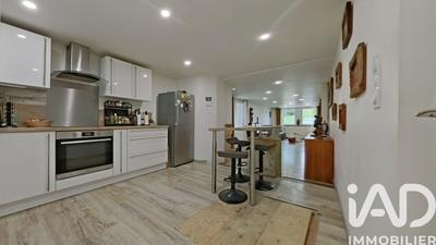 Maison - 186 m² - 6 pièces