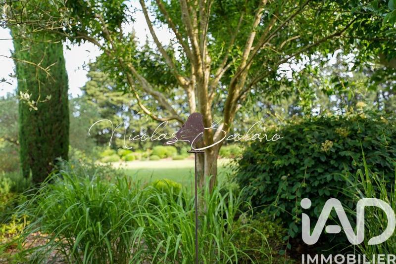 Maison - 310 m² - 8 pièces