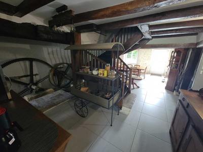 Propriété - 298 m² - 10 pièces