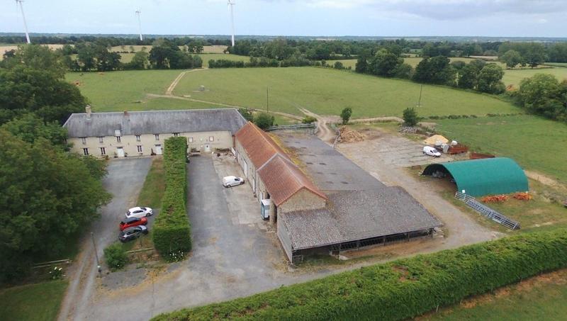 Maison - 319 m² - 11 pièces