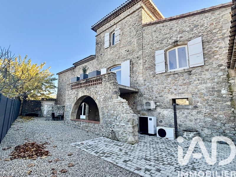 Maison - 282 m² - 14 pièces