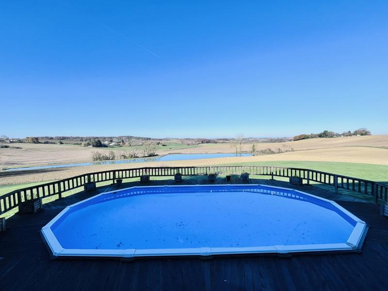 Maison traditionnelle - 290 m² - 7 pièces