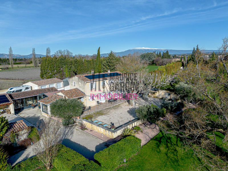 Maison traditionnelle - 260 m² - 7 pièces