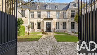 Maison - 495 m² - 10 pièces