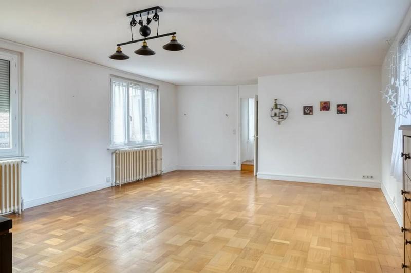 Maison - 238 m² - 11 pièces