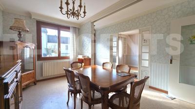 Maison - 104 m² - 5 pièces