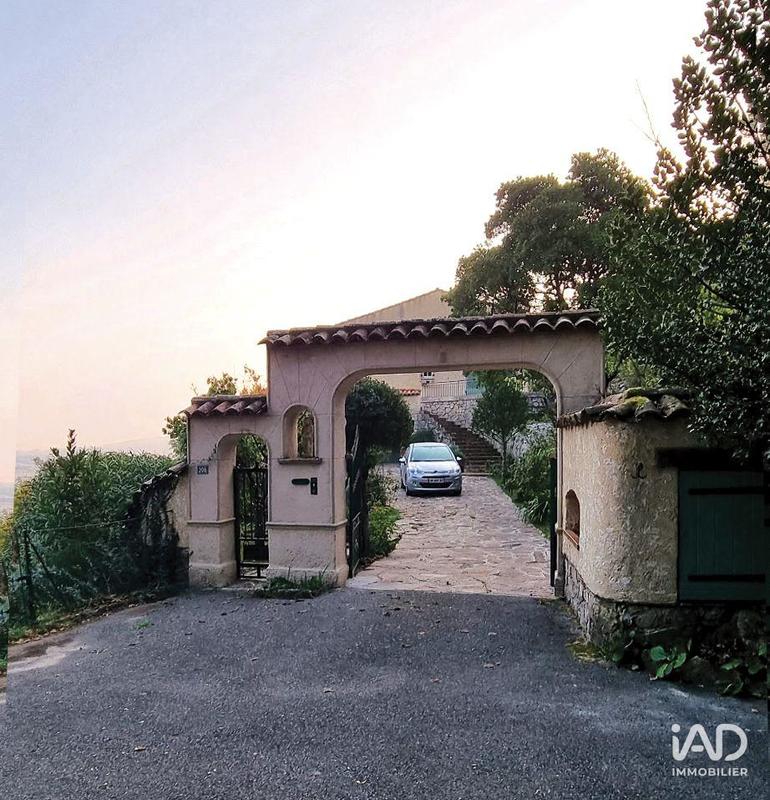 Maison - 180 m² - 4 pièces