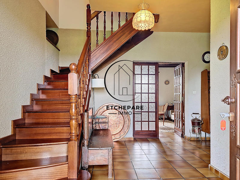 Maison - 167 m² - 6 pièces