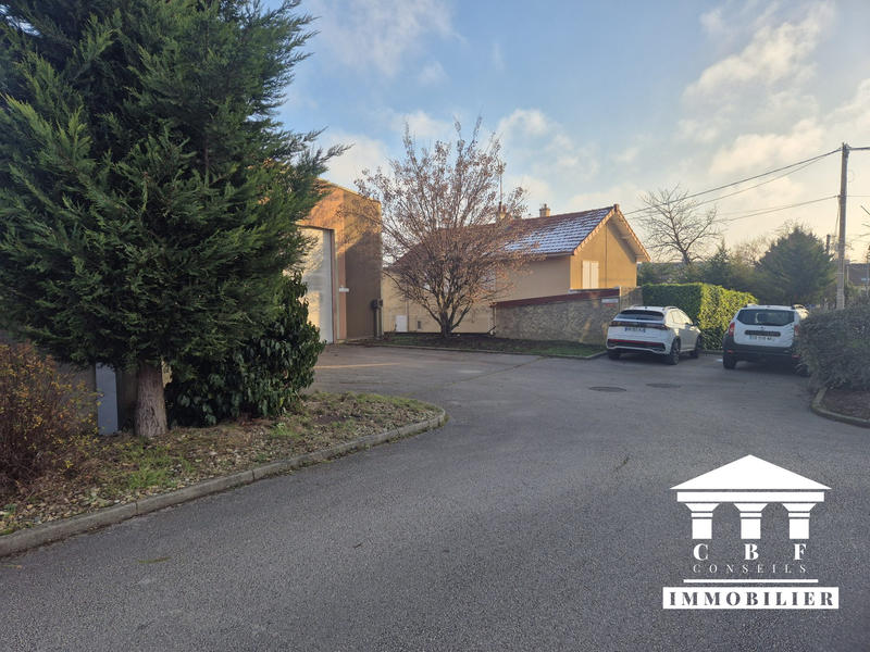 Local d'activités - 556 m² - 7 pièces