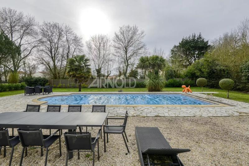 Maison - 170 m² - 6 pièces