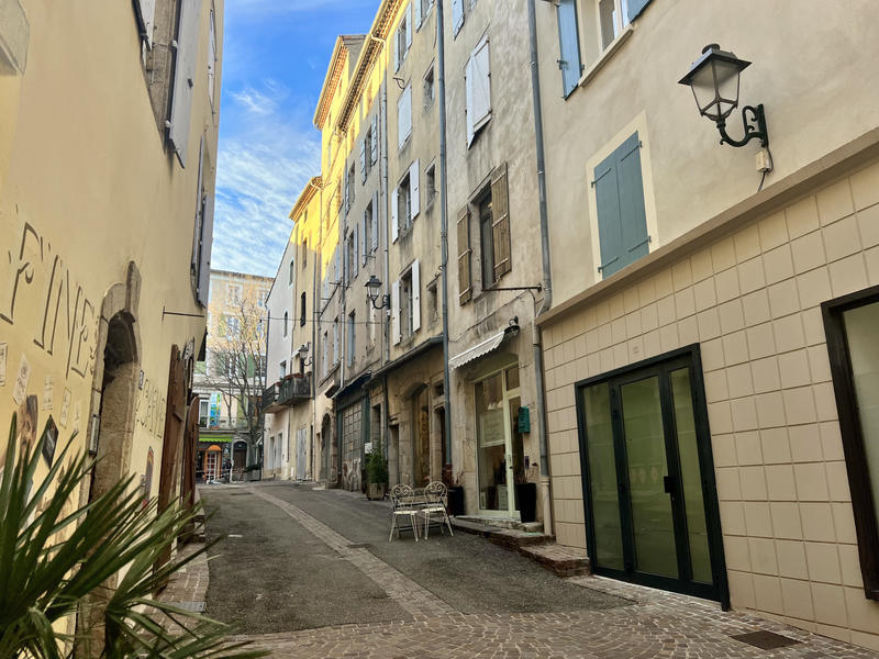 Immeuble - 108 m² - 6 pièces