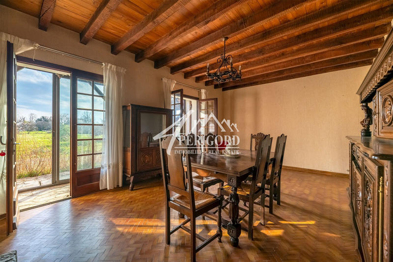 Maison traditionnelle - 200 m² - 8 pièces