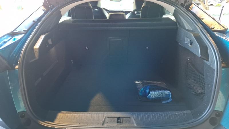 Peugeot 408 PureTech 130 Eat8 Allure Pack