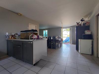 Maison - 98 m² - 4 pièces