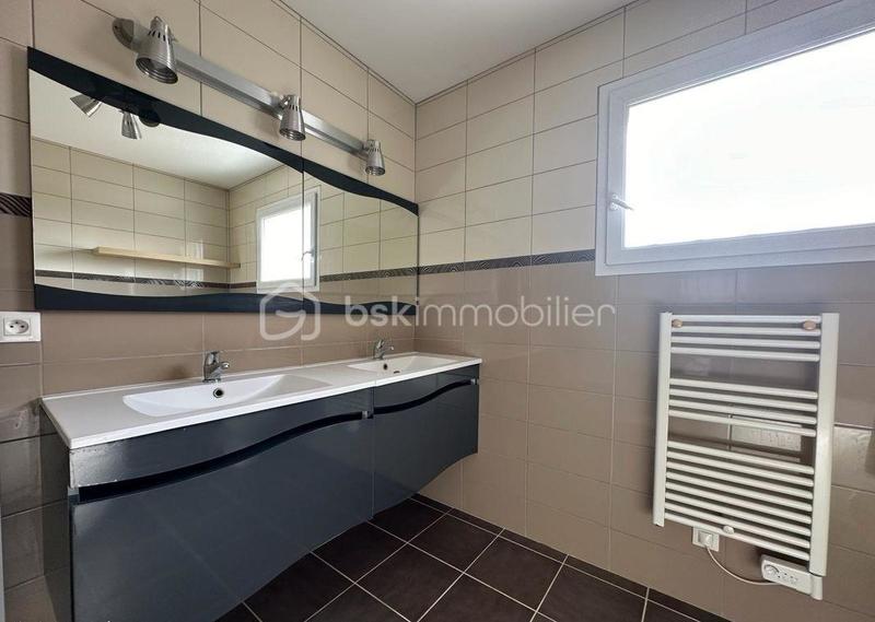 Maison - 93 m² - 4 pièces
