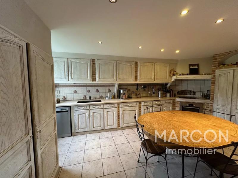 Maison de village - 237 m² - 9 pièces