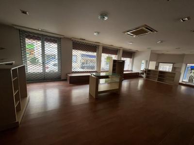 Local commercial - 250 m²
