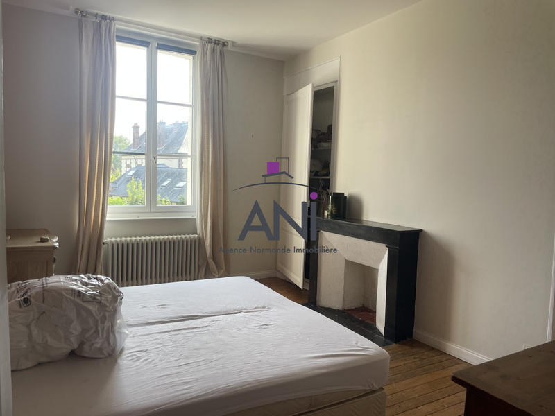 Maison - 311 m² - 8 pièces