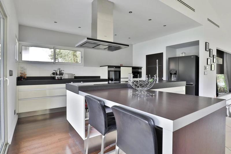 Maison - 180 m² - 6 pièces