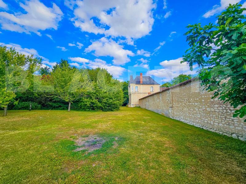 Maison de domaine - 530 m² - 20 pièces