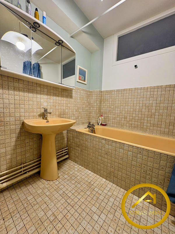 Maison - 298 m² - 9 pièces