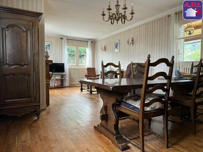 Maison - 98 m² - 4 pièces