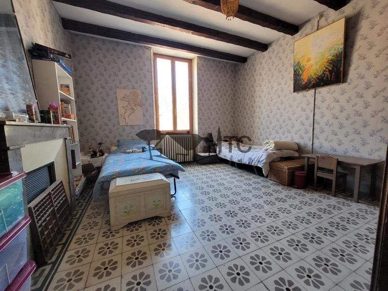 Maison - 268 m² - 6 pièces