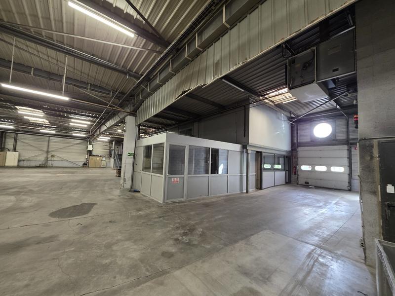 Entrepôt - 2 860 m²