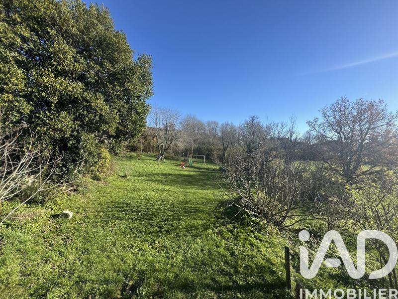 Maison - 180 m² - 9 pièces