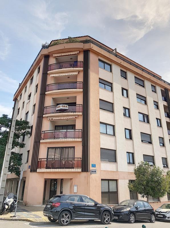 Appartement - 99 m² - 3 pièces