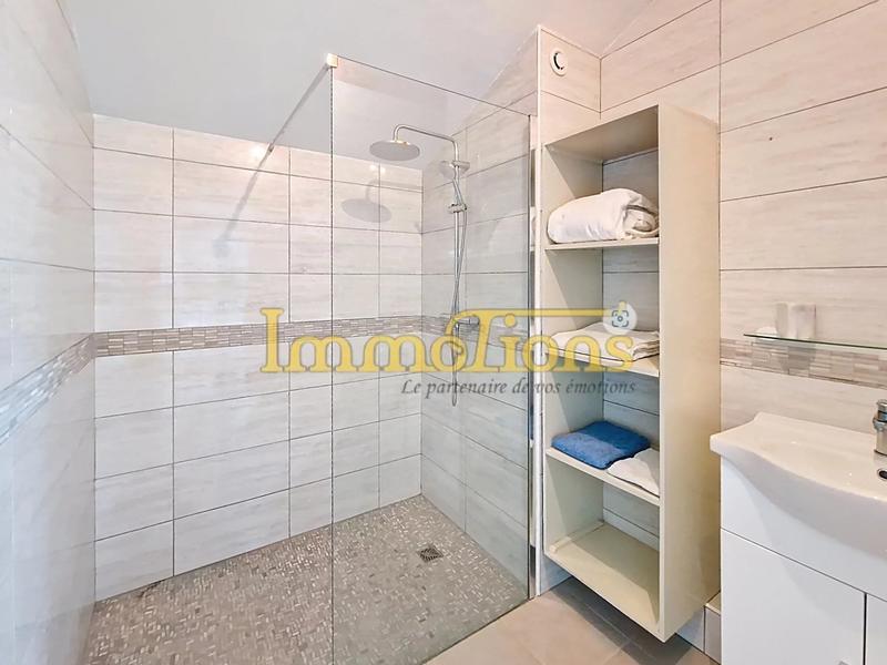 Villa - 200 m² - 6 pièces