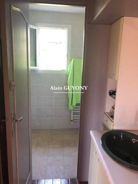 Maison traditionnelle - 64 m² - 4 pièces