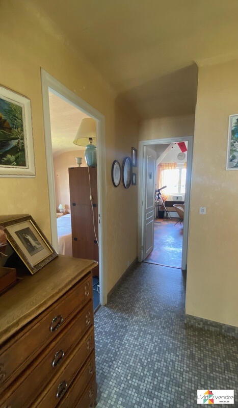 Maison traditionnelle - 137 m² - 7 pièces