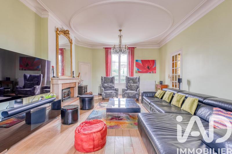 Maison - 250 m² - 7 pièces