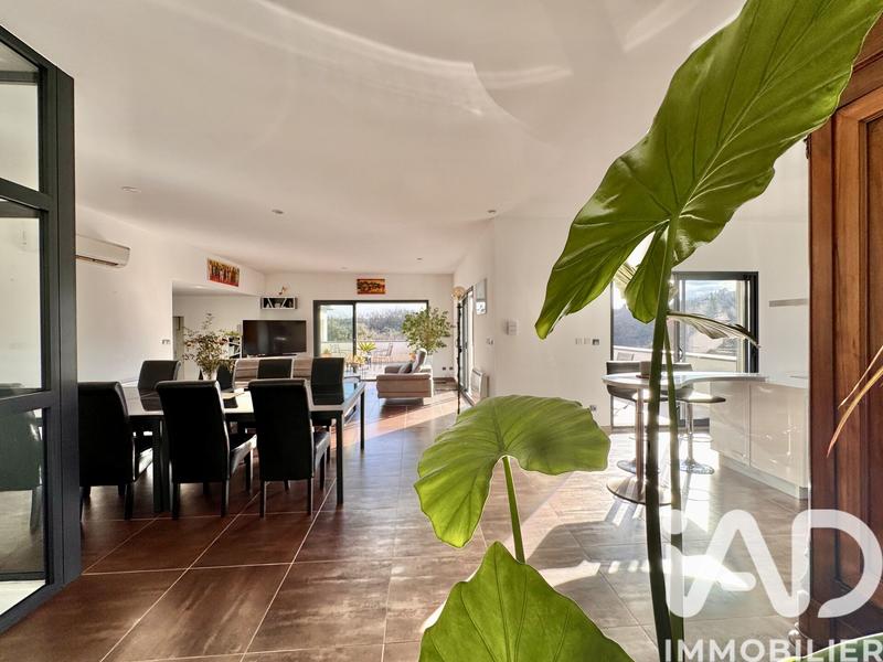 Maison de maîtres - 209 m² - 5 pièces