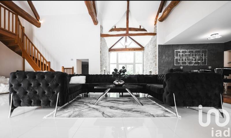 Maison - 298 m² - 10 pièces