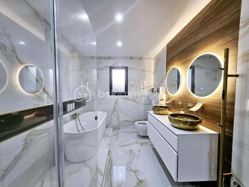 Maison - 160 m² - 5 pièces