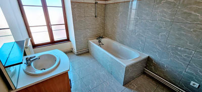 Appartement - 80 m² - 4 pièces