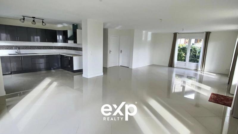 Maison - 331 m² - 7 pièces