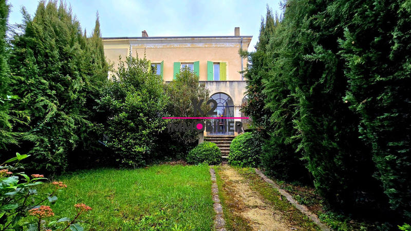 Maison - 258 m² - 7 pièces