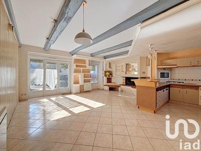 Maison - 207 m² - 7 pièces