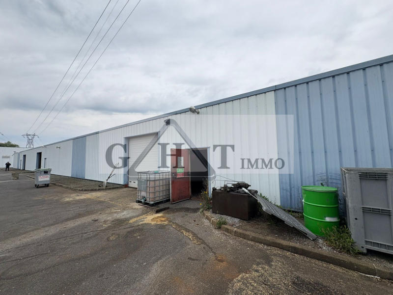 Entrepôt - 6 699 m²