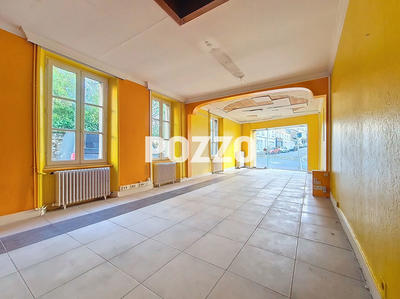 Local commercial - 120 m² - 7 pièces