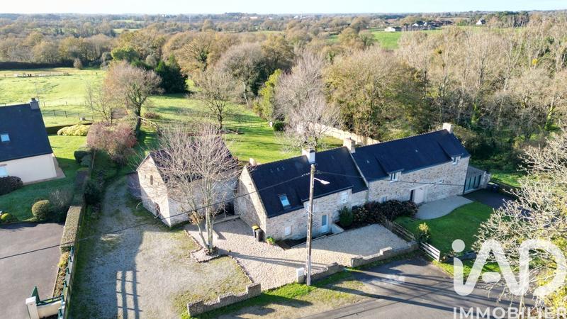 Maison - 240 m² - 9 pièces